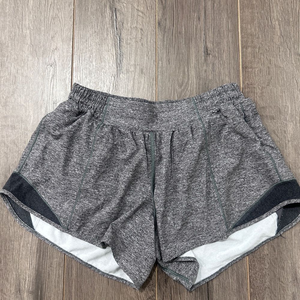 Lululemon Hotty Hot Lowrise 4”